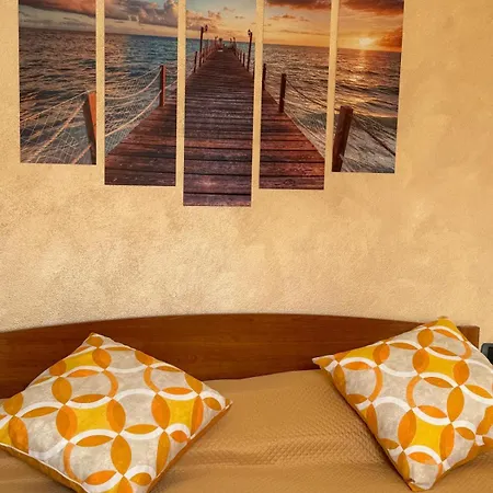 Tramonto D'oro Nyaraló *